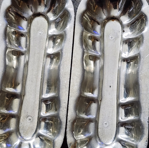 CLEARANCE 💕Metal Dish - Picture 5 of 5